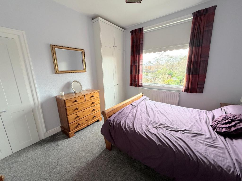 Bedroom ( rear)