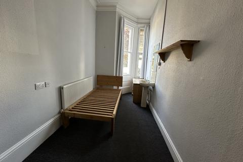 undefined, Russell Terrace, LEAMINGTON SPA
