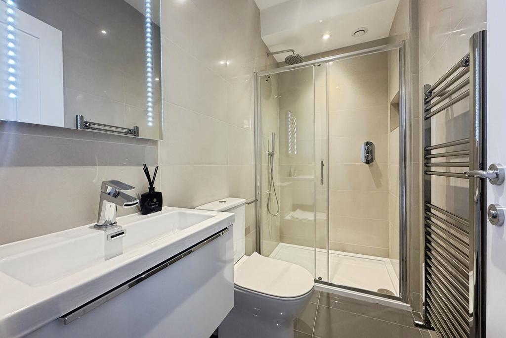 En-suite Bathroom