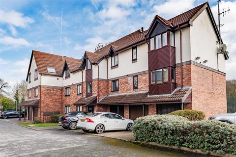 1 bedroom flat for sale, Theydon Gate, Station Approach, Theydon Bois