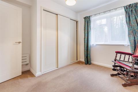 1 bedroom flat for sale, Theydon Gate, Station Approach, Theydon Bois