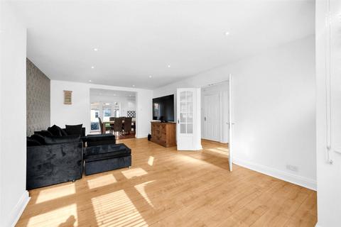 undefined, Eversley Avenue, Bexleyheath, DA7