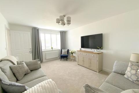 4 bedroom detached house for sale, Binbrook Drive, New Waltham