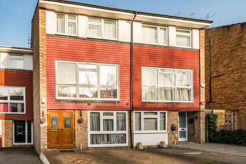 undefined, Lanark Close, Ealing, W5