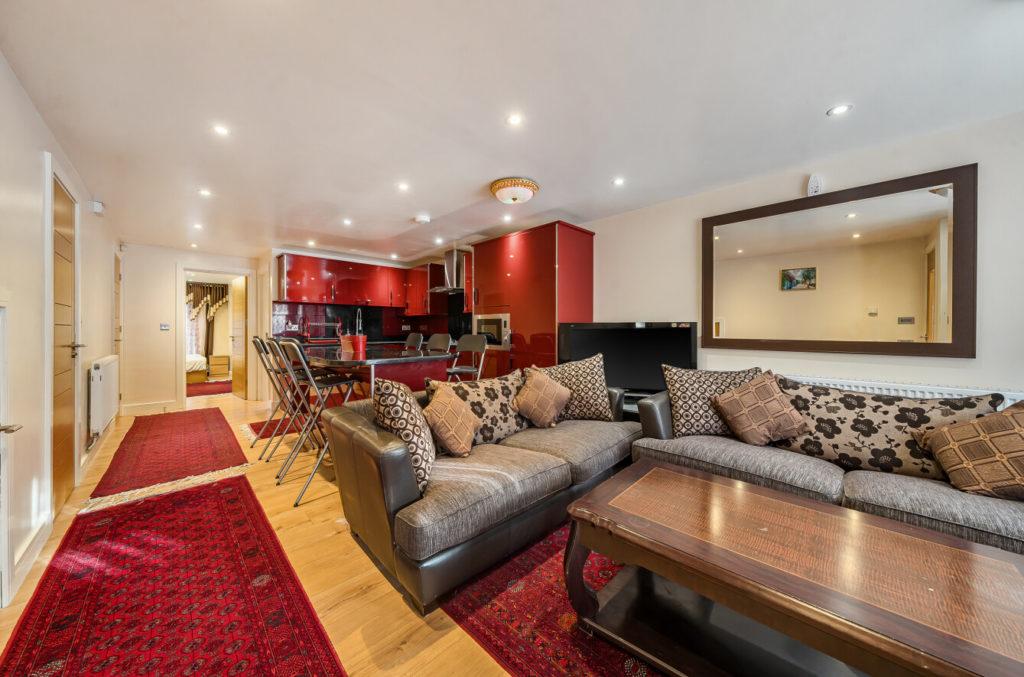 Lanark Close, Ealing, W5 - View 3