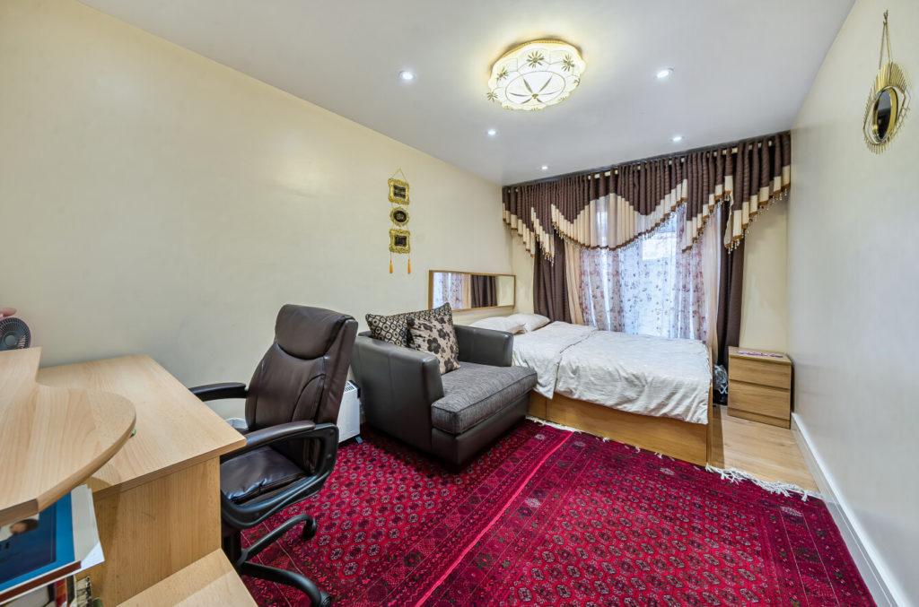 Lanark Close, Ealing, W5 - View 6