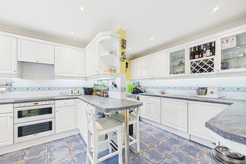 4 bedroom detached bungalow for sale, New Road, Pamber Green, RG26