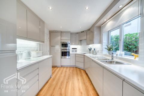2 bedroom flat for sale, Flat 3, Gleneagles, 21 Links Gate, Lytham St. Annes, Lancashire