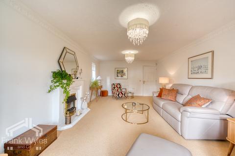2 bedroom flat for sale, Flat 3, Gleneagles, 21 Links Gate, Lytham St. Annes, Lancashire