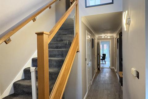4 bedroom townhouse for sale, Kiln Avenue, Mirfield WF14