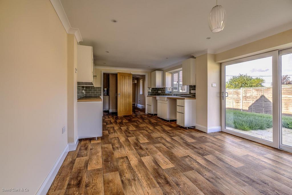 Kitchen/Dining room