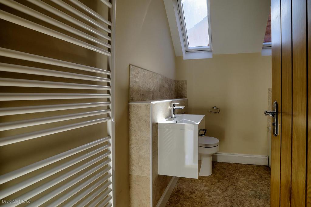 88 Hillrow 42 3 4 Bathroom.jpg