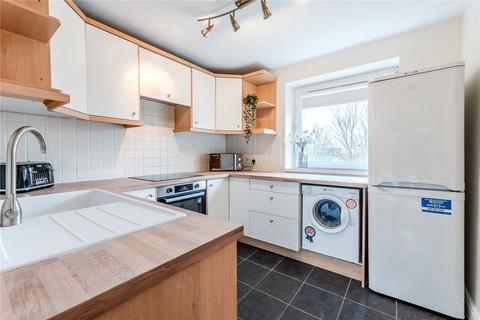 2 bedroom apartment for sale, Lidgett Park Court, Roundhay, Leeds