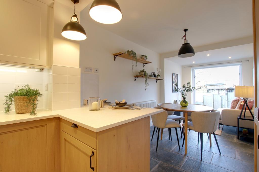 Kitchen breakfast area