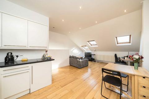1 bedroom flat to rent, Cavendish Road, London SW12