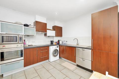 2 bedroom flat for sale, Caledonian Square, London, NW1