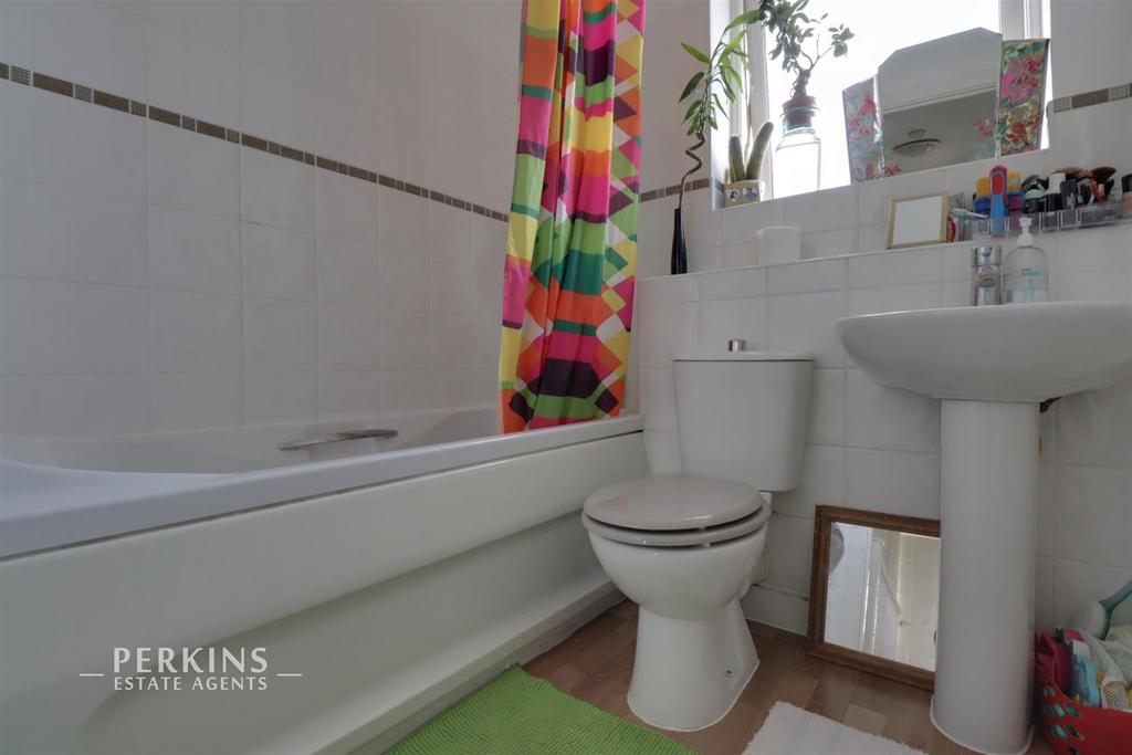 Family Bathroom.jpg