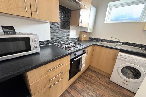 2 bedroom flat to rent, Seabourne Road, BOURNEMOUTH