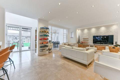 undefined, Coombe Lane, Wimbledon, London, SW20