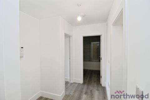 2 bedroom flat to rent, West Avenue, Clacton-On-Sea CO15