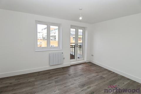 2 bedroom flat to rent, West Avenue, Clacton-On-Sea CO15