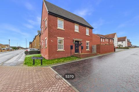 3 bedroom semi-detached house to rent, 1, Sundew Avenue, Pontefract, WF7 5FB