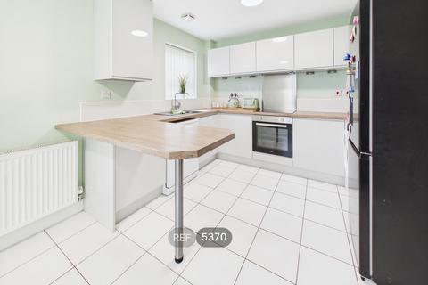 3 bedroom semi-detached house to rent, 1, Sundew Avenue, Pontefract, WF7 5FB