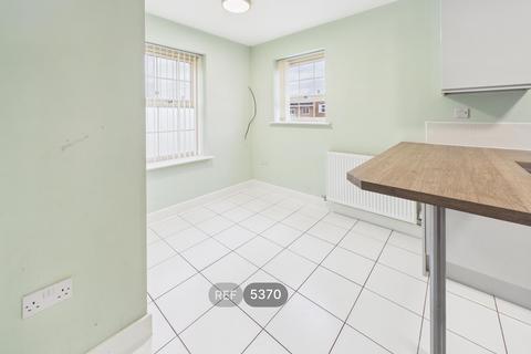 3 bedroom semi-detached house to rent, 1, Sundew Avenue, Pontefract, WF7 5FB