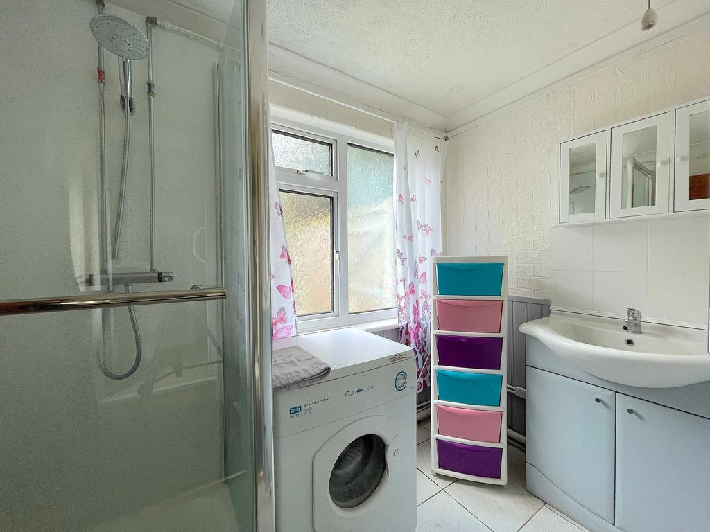 Shower Room (1)