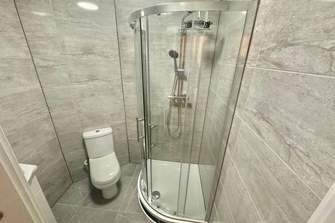 2 bedroom apartment to rent, Bay Hall Common Road, HUDDERSFIELD