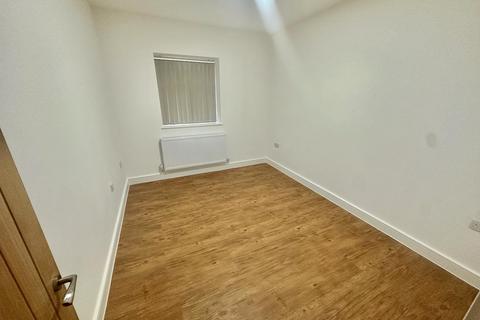 2 bedroom apartment to rent, Bay Hall Common Road, HUDDERSFIELD