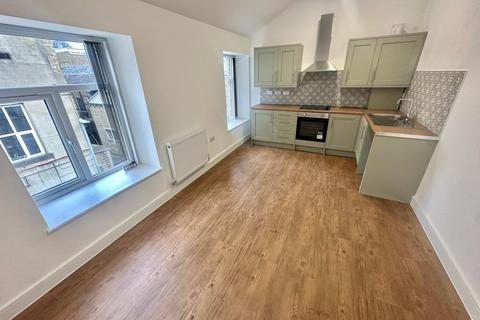 2 bedroom apartment to rent, Bay Hall Common Road, HUDDERSFIELD