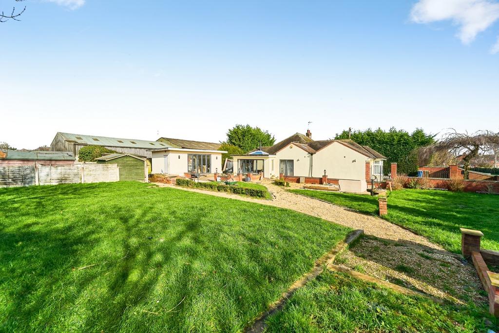 4 bedroom bungalow for sale