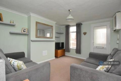 2 bedroom semi-detached house to rent, Eastern Road, Lydd, TN29