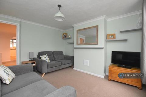 2 bedroom semi-detached house to rent, Eastern Road, Lydd, TN29