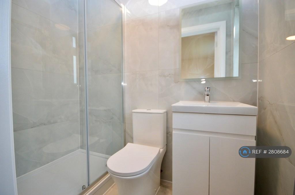 4th Bathroom Ensuite