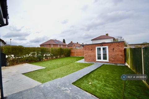 4 bedroom end of terrace house to rent, Beechwood Avenue, Hayes, UB3