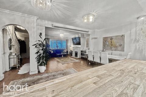 3 bedroom end of terrace house for sale, Capel Road, Enfield