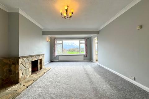 2 bedroom maisonette to rent, Wood Street, Chelmsford, Essex, CM2 8BL