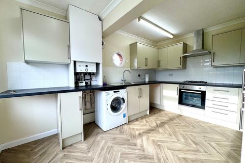 2 bedroom maisonette to rent, Wood Street, Chelmsford, Essex, CM2 8BL