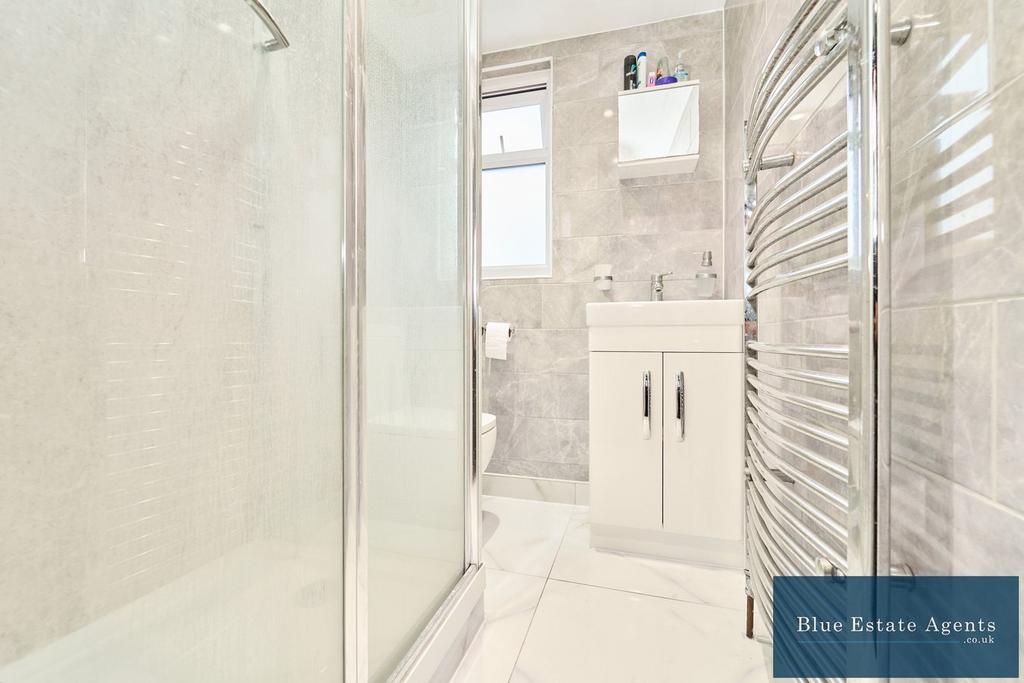 Shower & WC Suite