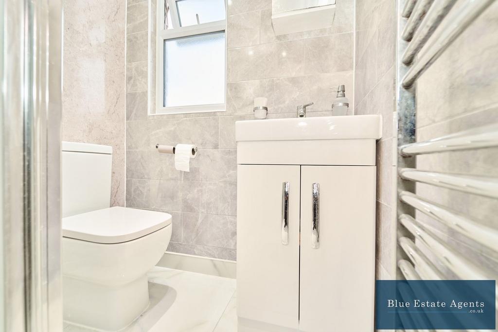 Shower & WC Suite
