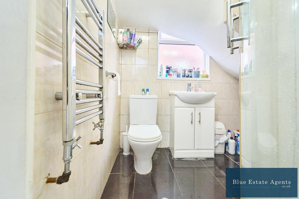 Shower & WC Suite