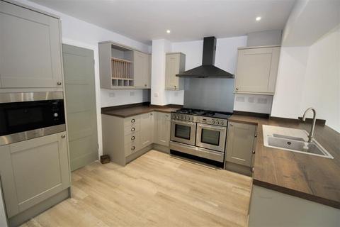 3 bedroom semi-detached house to rent, High St, Upper Dean PE28