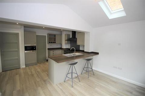 3 bedroom semi-detached house to rent, High St, Upper Dean PE28