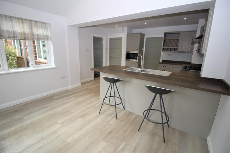 Kitchen Diner1