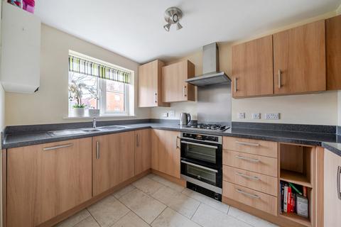 4 bedroom end of terrace house for sale, Collington Road, Buckinghamshire HP18
