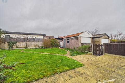2 bedroom bungalow for sale, Windermere Close, Aylesbury