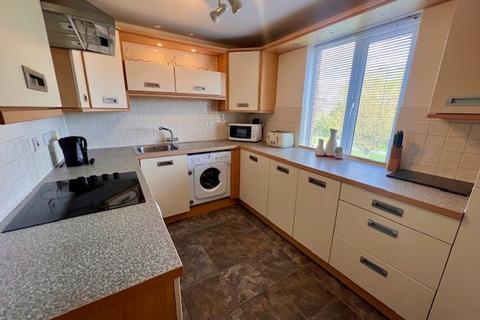 2 bedroom flat to rent, Messina House, Vellacott Close, Cardiff