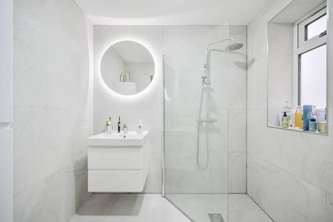 3 bedroom detached house for sale, Passmore Gardens, Bounds Green, London, N11